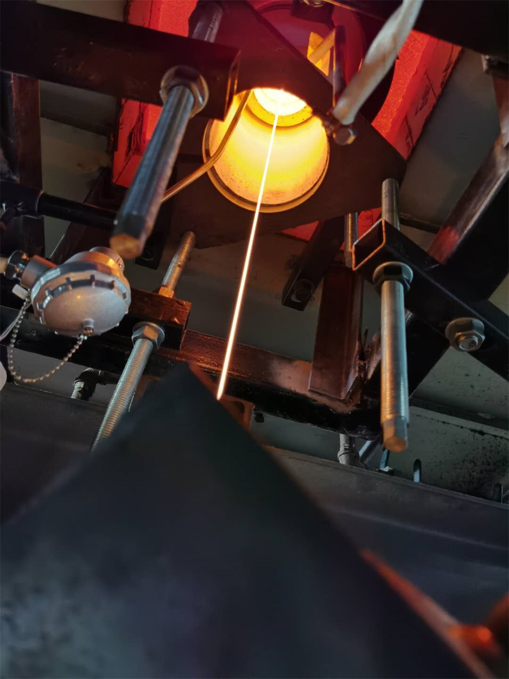 E08 泄料图片.jpg